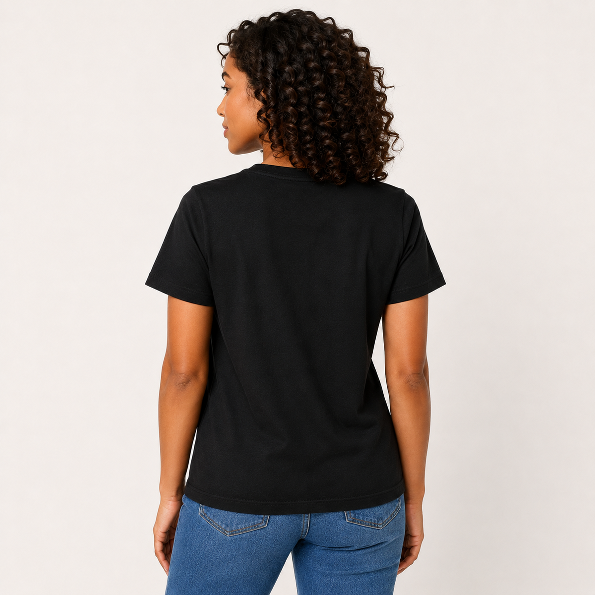 camiseta-espirito-santo-preta-modelo-costas