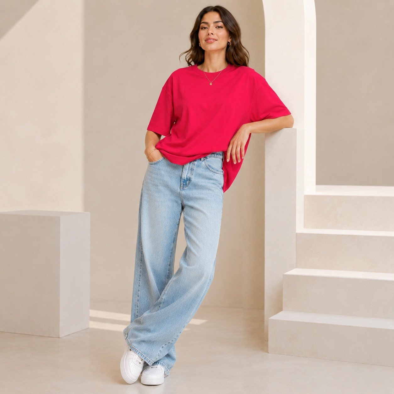 camiseta-oversized-feminina-vermelho-escuro-02-modelo-corpo-inteiro