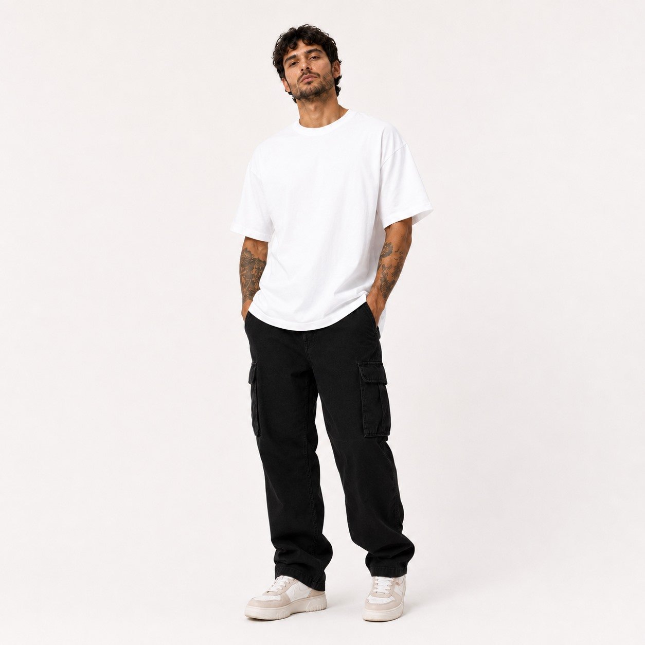 camiseta-oversized-masculina-branca-01-capa-modelo-masculino-frente