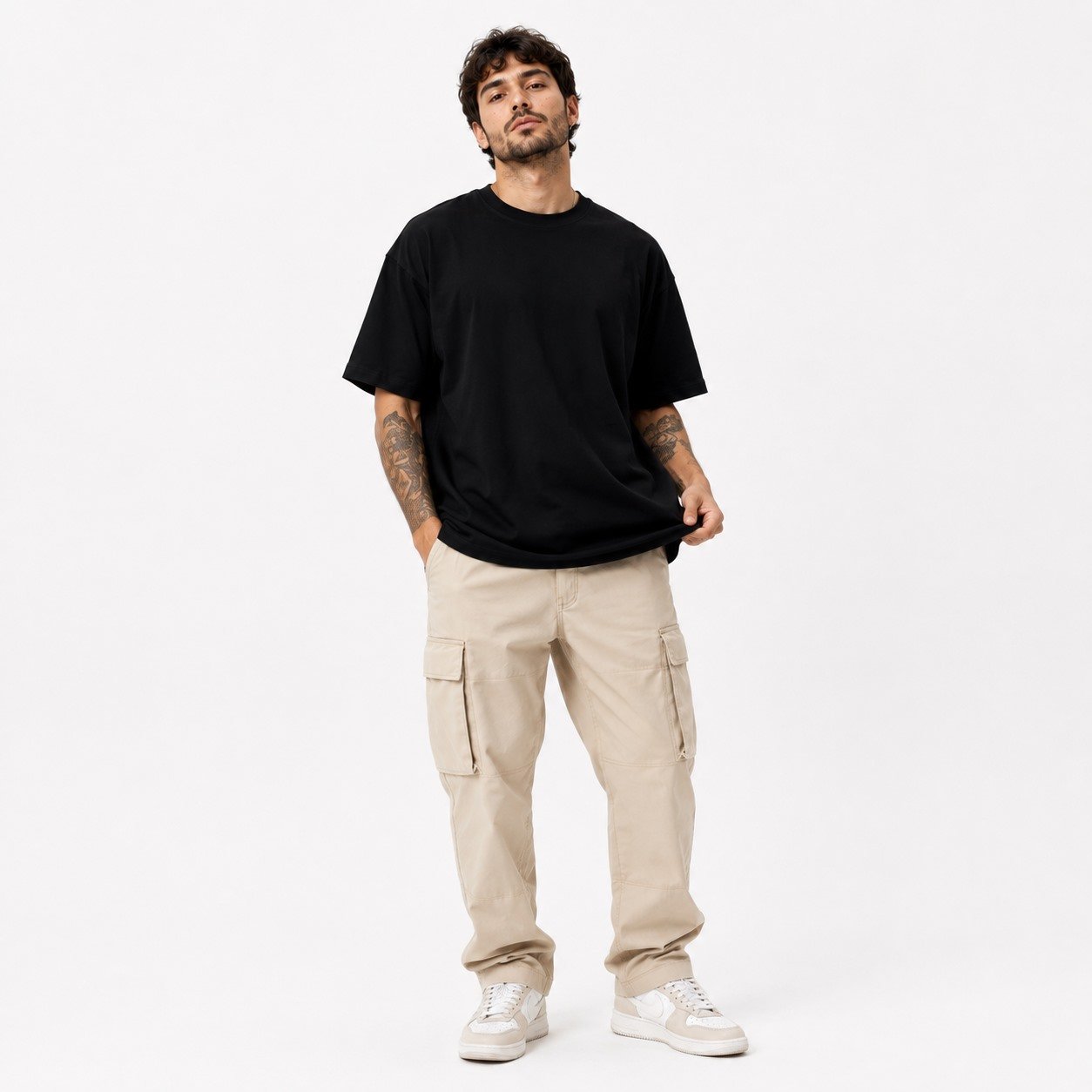 camiseta-oversized-masculina-preta-05-modelo-frente-alternativa