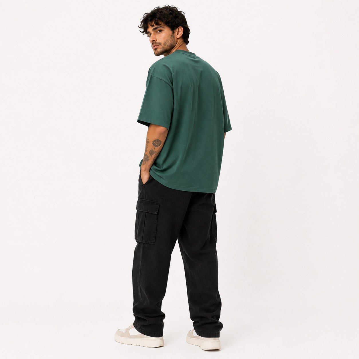 camiseta-oversized-masculina-verde-petroleo-03-modelo-costas