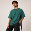 camiseta-oversized-masculina-verde-petroleo-05-modelo-lifestyle