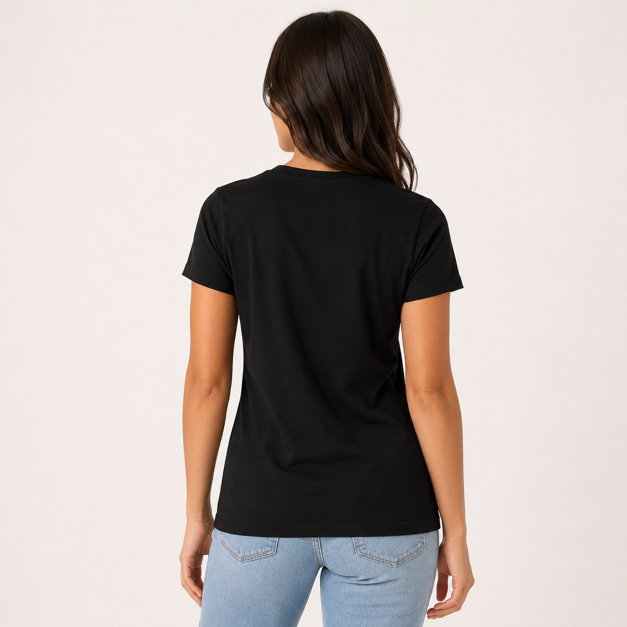 gola-v-preto-modelo-costas