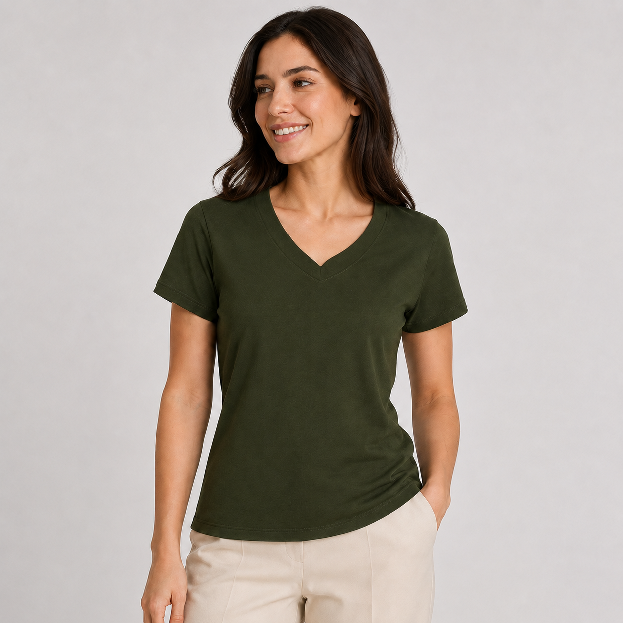 gola-v-verde-militar-modelo-frente